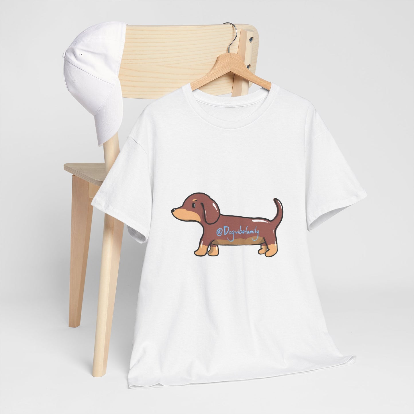 Dachshund Graphic Tee – Cute Wiener Dog / Doxie Shirt for Dog Moms & Dog Dads (Unisex Soft Cotton)